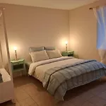 Les Volets Verts, Roussines, Charente, 16310 France Tatil Evi Roussines