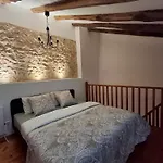 Holiday home Les Volets Verts, Roussines, Charente, 16310 France *