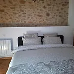 Holiday home Les Volets Verts, Roussines, Charente, 16310 France *
