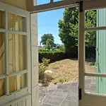 Tatil Evi Les Volets Verts, Roussines, Charente, 16310 France *