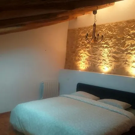 Les Volets Verts, Roussines, Charente, 16310 France Ferienhaus *