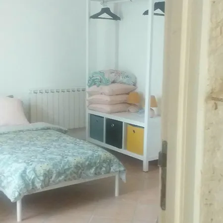 Les Volets Verts, Roussines, Charente, 16310 France Hébergement de vacances Roussines