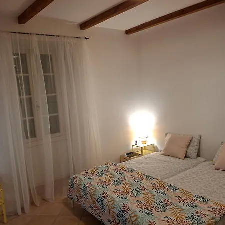 Les Volets Verts, Roussines, Charente, 16310 France Roussines