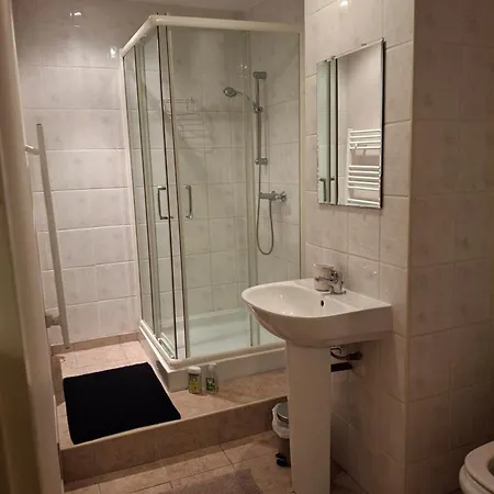 Hébergement de vacances Les Volets Verts, Roussines, Charente, 16310 France Roussines