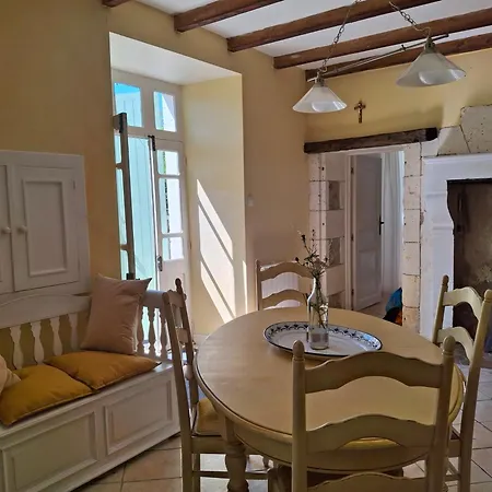 Les Volets Verts, Roussines, Charente, 16310 France Holiday home *