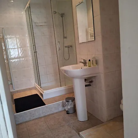 Hébergement de vacances Les Volets Verts, Roussines, Charente, 16310 France Roussines