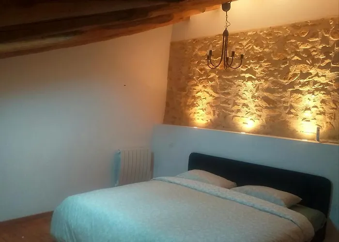 Les Volets Verts, Roussines, Charente, 16310 France Сasa de vacaciones *