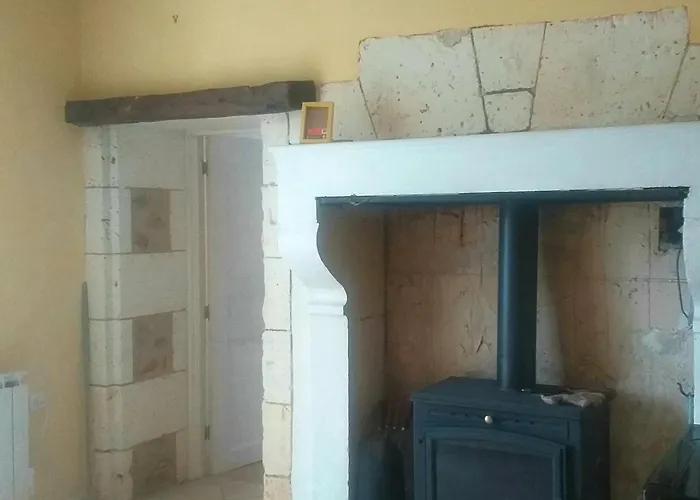 Les Volets Verts, Roussines, Charente, 16310 France Сasa de vacaciones Roussines