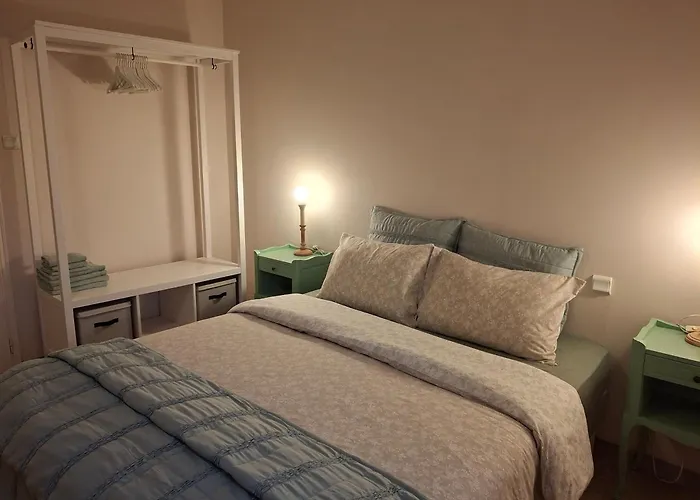 Les Volets Verts, Roussines, Charente, 16310 France Сasa de vacaciones Roussines