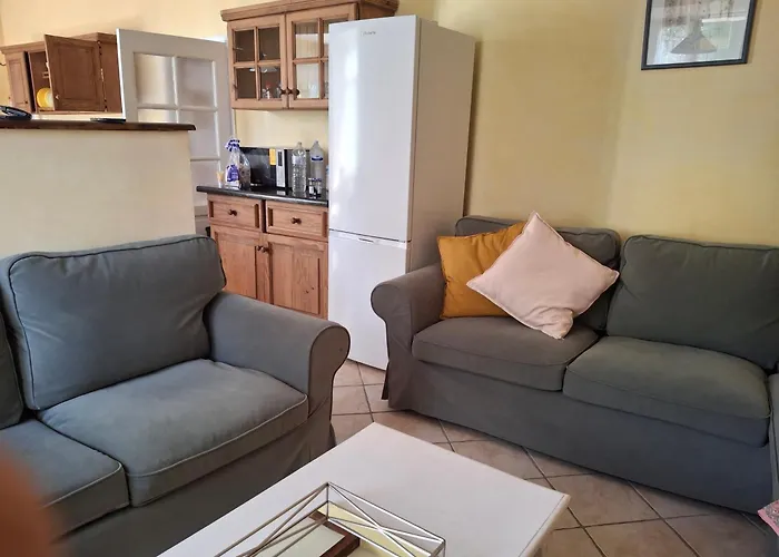 Les Volets Verts, Roussines, Charente, 16310 France * Roussines