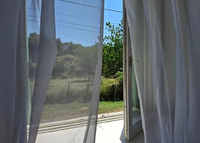 Les Volets Verts, Roussines, Charente, 16310 France Сasa de vacaciones