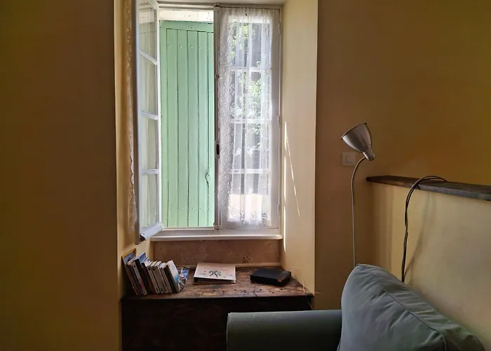 Les Volets Verts, Roussines, Charente, 16310 France Сasa de vacaciones *