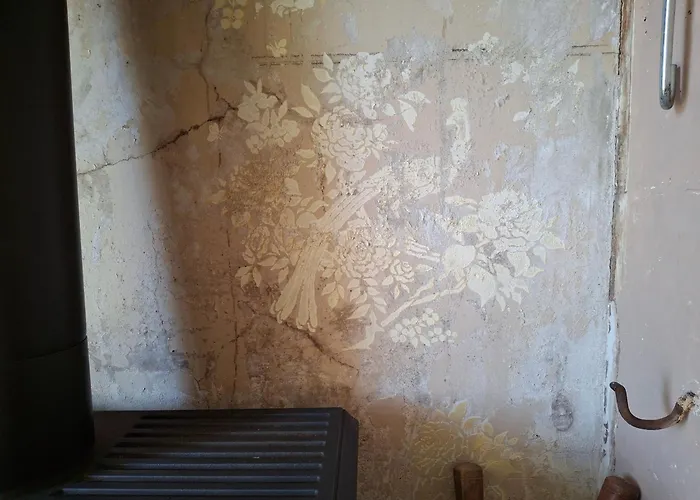 Сasa de vacaciones Les Volets Verts, Roussines, Charente, 16310 France *