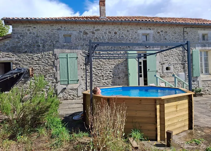 Les Volets Verts, Roussines, Charente, 16310 France * Roussines